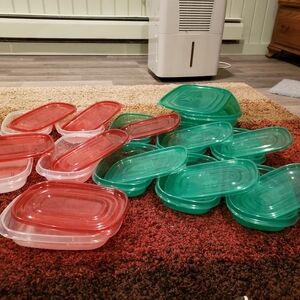 Rubbermaid containers